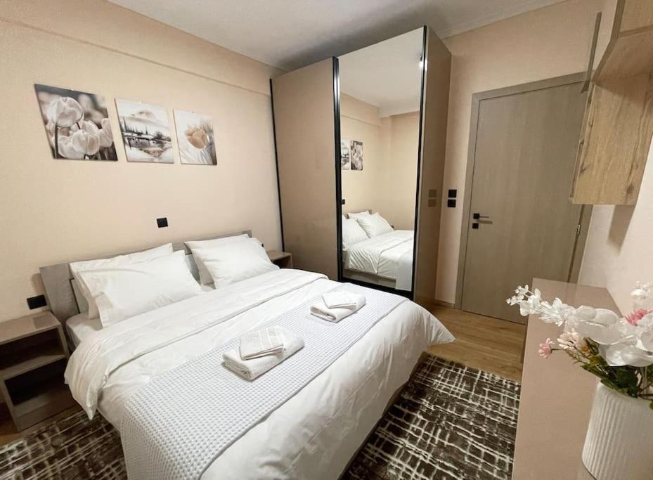 The Modern Apartment Tesalonika Bagian luar foto