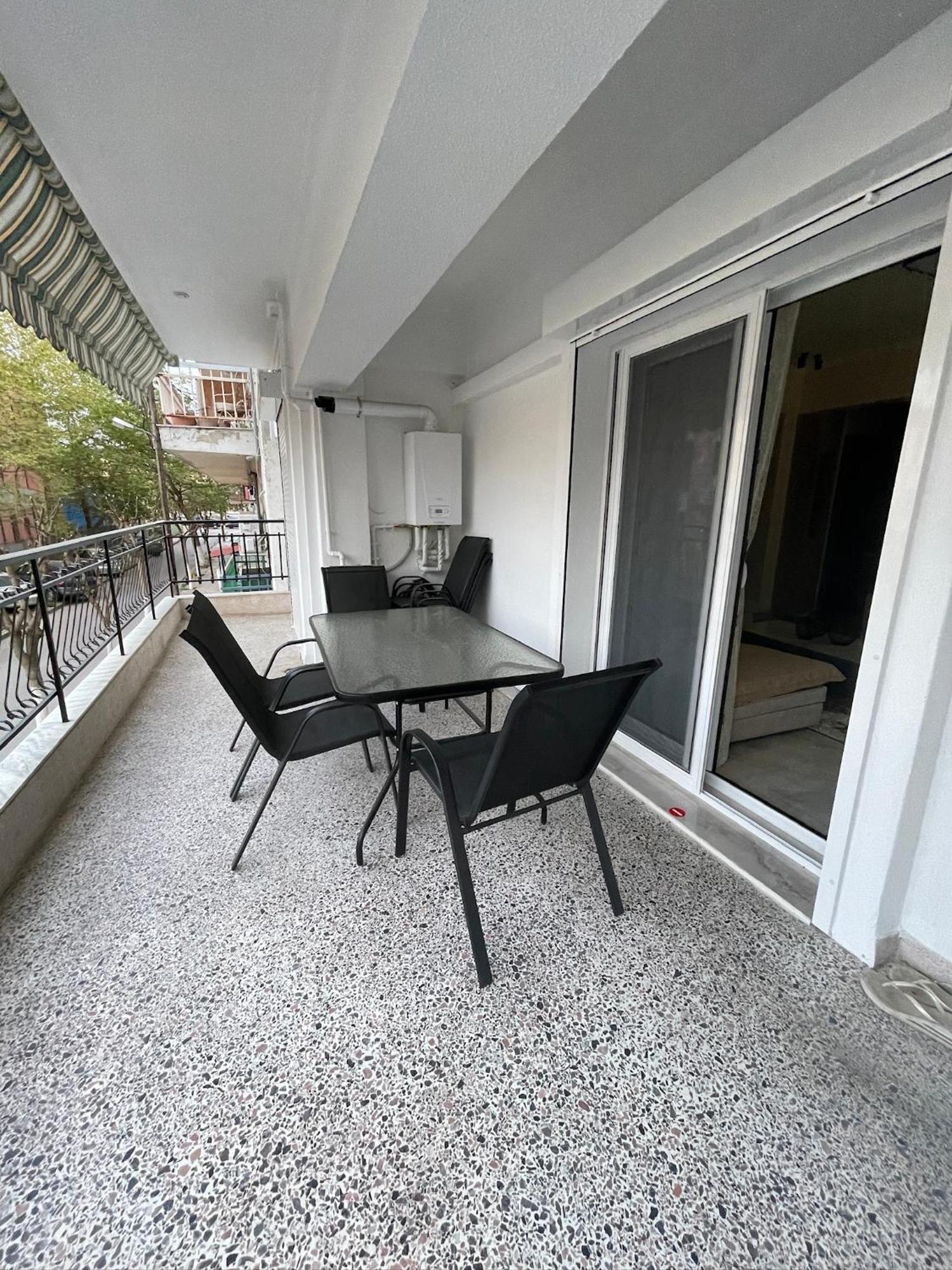 The Modern Apartment Tesalonika Bagian luar foto